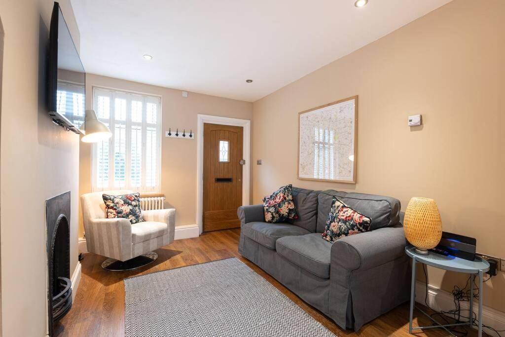 Besford Square, Shrewsbury Town Villa Luaran gambar