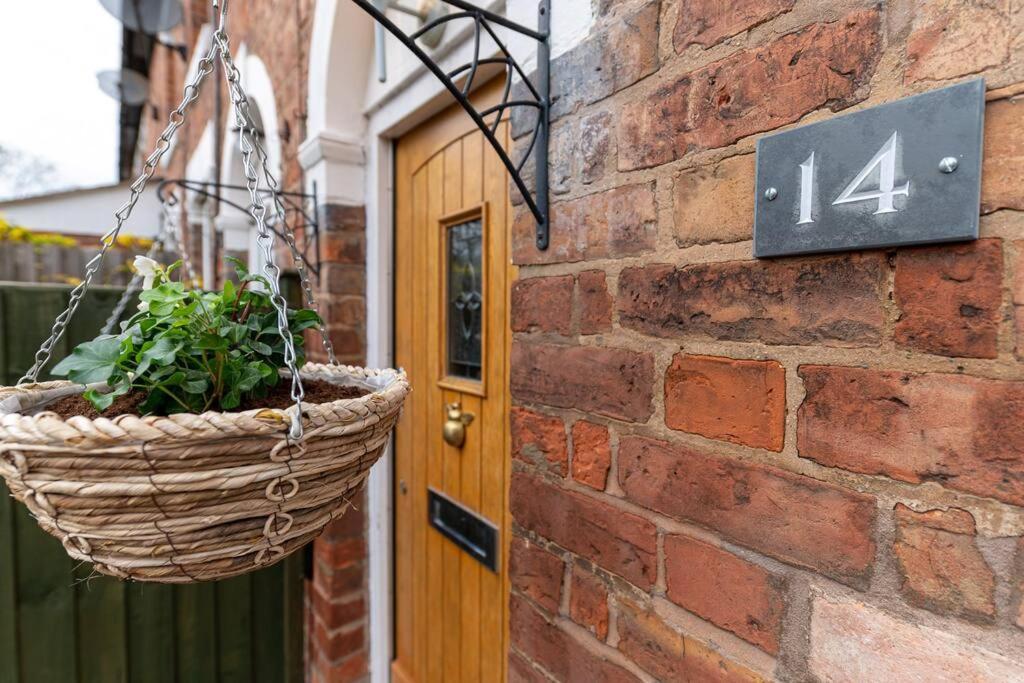Besford Square, Shrewsbury Town Villa Luaran gambar
